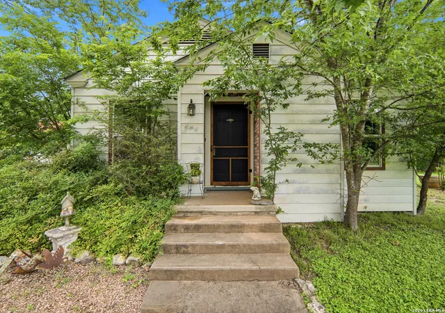 Homes for sale in Kerrville, TX | 334 Surber St, Kerrville, TX 78028 | MLS# 1963745