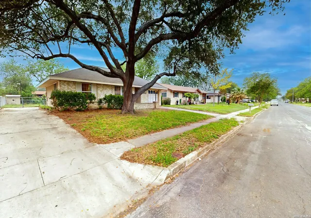 Photo 3 of Sale Pending at 5058 Galahad Dr, San Antonio, TX 78218 | MLS# 1963826 | Listing updated on 2026-08-20