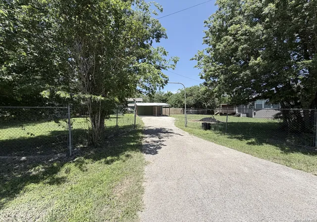 Photo 3 of Manufactured home for sale at 9303 Red Fish, Boerne, TX 78006 | MLS# 1963832 | Listing updated on 2026-05-11