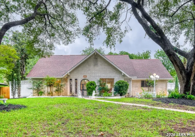 Photo 3 of Sale Pending at 90 Bluet Ln, Castle Hills, TX 78213 | MLS# 1963894 | Listing updated on 2026-08-24