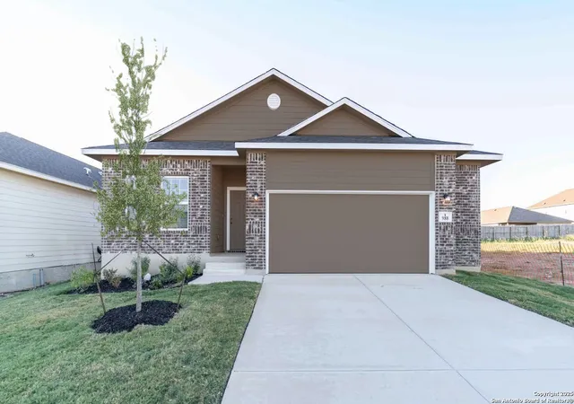 Photo 1 of Sale Pending at 988 Gray Cloud Dr, New Braunfels, TX 78130 | MLS# 1963909 | Listing updated on 2026-05-07