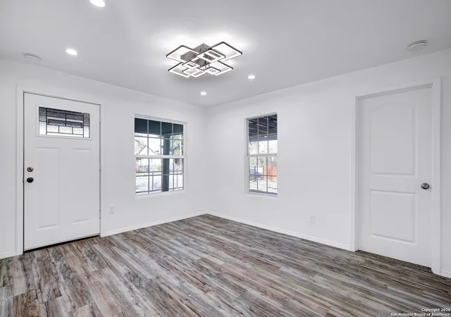 Photo 3 of Sale Pending at 1112 Gladstone, San Antonio, TX 78225 | MLS# 1964013 | Listing updated on 2026-08-13
