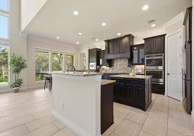 Photo 3 of Single family home for sale at 852 Hampton Oaks, New Braunfels, TX 78132 | MLS# 1964085 | Listing updated on 2026-08-18