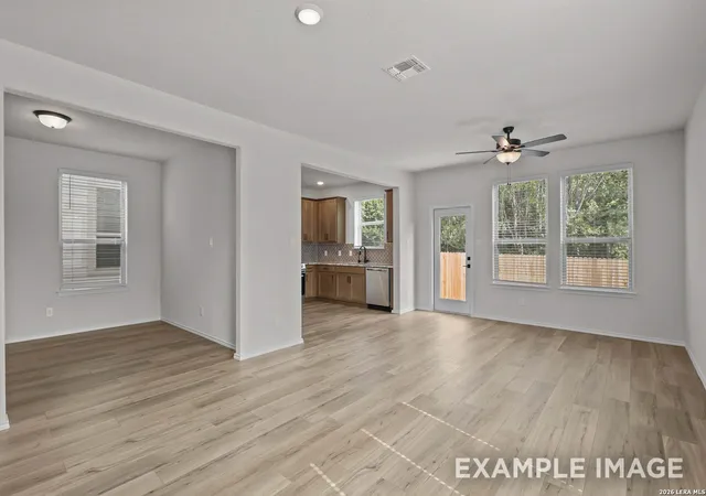 5th image of 285 W Quill Dr Building 7, San Antonio, TX 78228 | MLS# 1964201