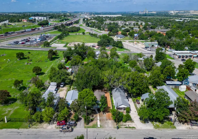 23rd image of 270 S Peach Ave, New Braunfels, TX 78130 | MLS# 1964238