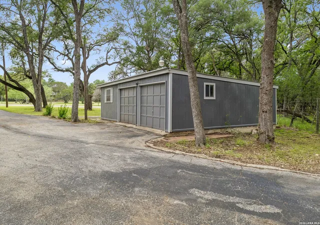 Photo 4 of Single family home for sale at 24818 House Mountain Rd, San Antonio, TX 78255 | MLS# 1964276 | Listing updated on 2026-05-31
