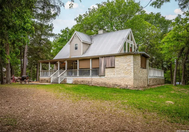 Photo 3 of House for sale at 1055 Beech Crest Dr, Newulm, TX 78950 | MLS# 1964319 | Listing updated on 2026-08-20