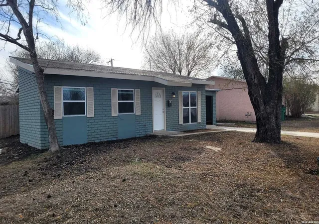 Photo 2 of Single family home for sale at 1402 Edris Dr, San Antonio, TX 78224 | MLS# 1964325 | Listing updated on 2026-06-06