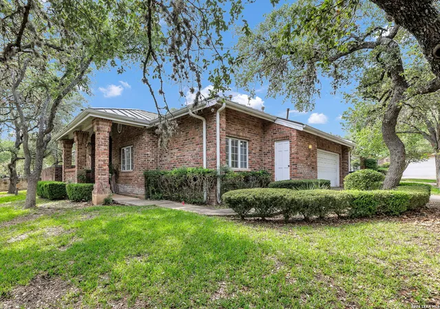 Photo 2 of Single family home for sale at 33 Villa Jardin, San Antonio, TX 78230 | MLS# 1964485 | Listing updated on 2026-05-17