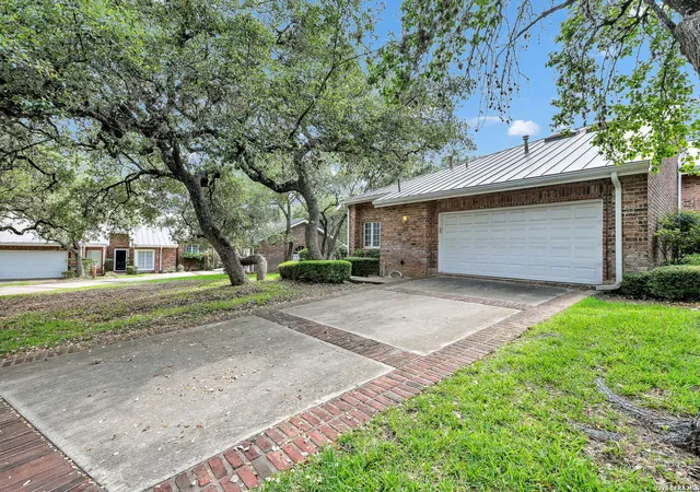 Photo 3 of Single family home for sale at 33 Villa Jardin, San Antonio, TX 78230 | MLS# 1964485 | Listing updated on 2026-05-17