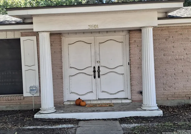 Photo 2 of Sale Pending at 3601 Vinecrest, San Antonio, TX 78219 | MLS# 1964544 | Listing updated on 2026-08-28