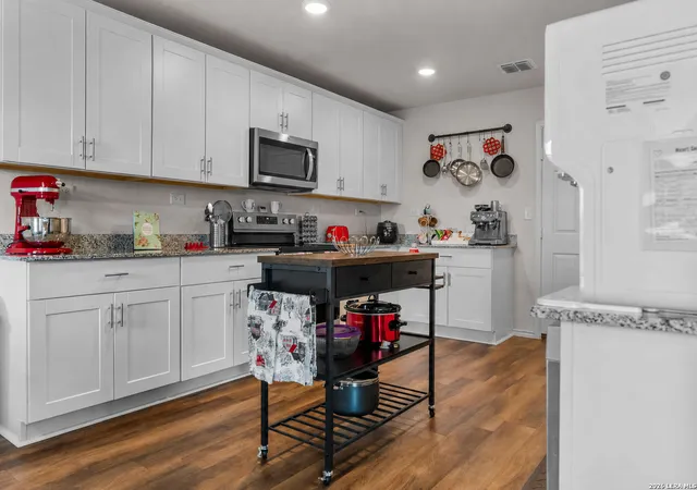 Photo 3 of Single family home for sale at 5903 Bluestem Way, San Antonio, TX 78218 | MLS# 1964580 | Listing updated on 2026-06-29