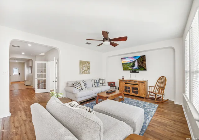Photo 2 of Sale Pending at 425 Landmark Fls, Cibolo, TX 78108 | MLS# 1964594 | Listing updated on 2026-09-23