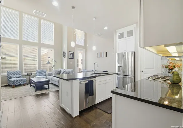 2nd image of 3831 Harry Wurzbach Rd Bldg 4, San Antonio, TX 78209 | MLS# 1964610