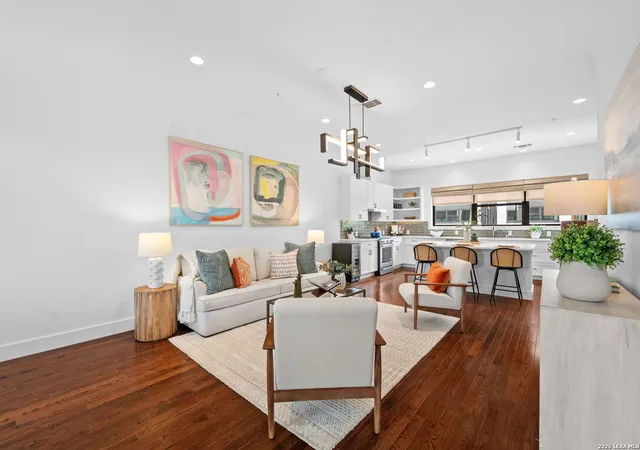 4th image of 318 W Grayson #203, San Antonio, TX 78212 | MLS# 1964662