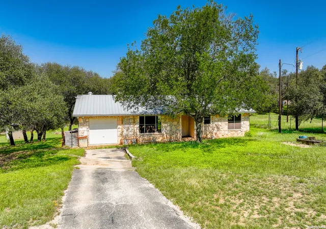 Homes for sale in Pipe Creek, TX | 101 Diamond J Rd S, Pipe Creek, TX 78063 | MLS# 1964677