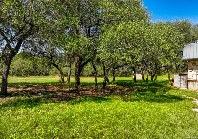Homes for sale in Pipe Creek, TX | 101 Diamond J Rd S, Pipe Creek, TX 78063 | MLS# 1964677