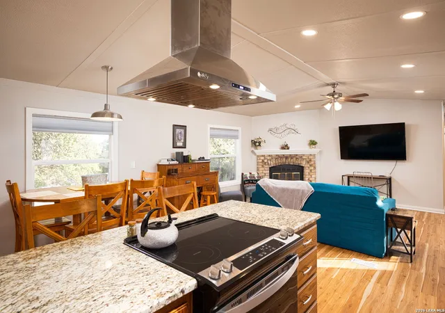 4th image of 511 Forest Hill St, Canyon Lake, TX 78133 | MLS# 1964691
