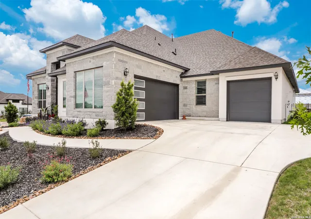 Photo 3 of Single family home for sale at 102 Cascada, Boerne, TX 78006 | MLS# 1964755 | Listing updated on 2026-09-16