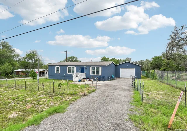 5th image of 4103 Waterwood Pass Dr, Elmendorf, TX 78112 | MLS# 1964772