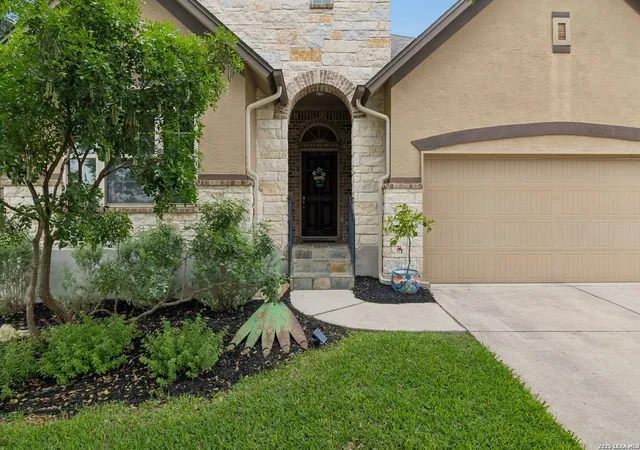 Photo 3 of Sale Pending at 10319 Salamanca, Helotes, TX 78023 | MLS# 1964794 | Listing updated on 2026-05-07