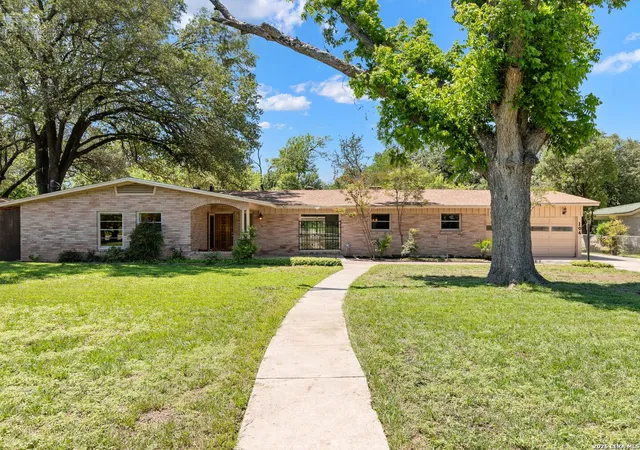 Photo 1 of Sale Pending at 104 Herweck Dr, San Antonio, TX 78213 | MLS# 1964810 | Listing updated on 2026-09-08