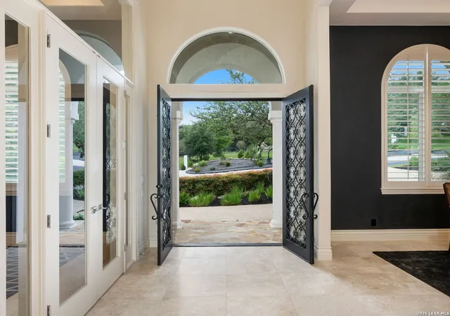 Photo 4 of Single family home for sale at 34 Galleria Dr, San Antonio, TX 78257 | MLS# 1964832 | Listing updated on 2026-07-28