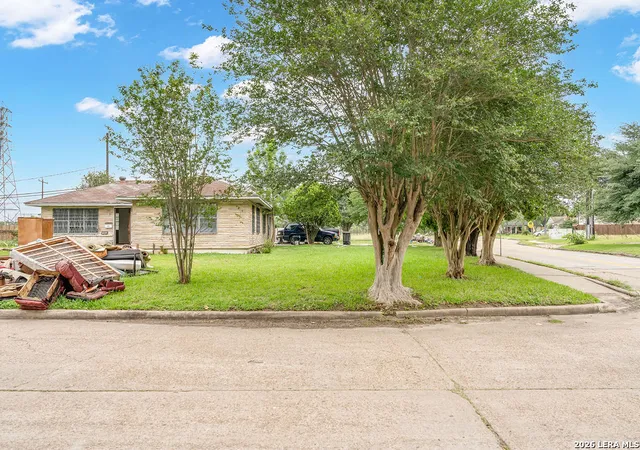 30th image of 10235 Lafferty Oaks St, Houston, TX 77013 | MLS# 1964957