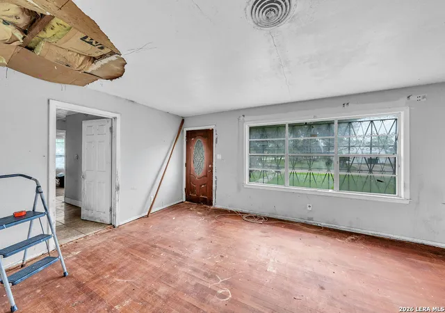 3rd image of 10235 Lafferty Oaks St, Houston, TX 77013 | MLS# 1964957
