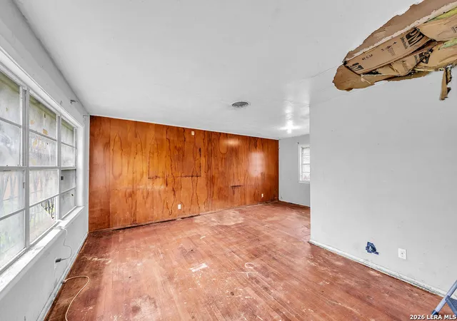 5th image of 10235 Lafferty Oaks St, Houston, TX 77013 | MLS# 1964957