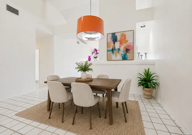 Photo 4 of Single family home for sale at 27 Villa Jardin, San Antonio, TX 78230 | MLS# 1964982 | Listing updated on 2026-05-19