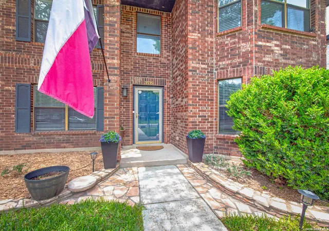 Photo 3 of Single family home for sale at 3535 Elk Cliff Pass Dr, San Antonio, TX 78247 | MLS# 1964998 | Listing updated on 2026-08-10