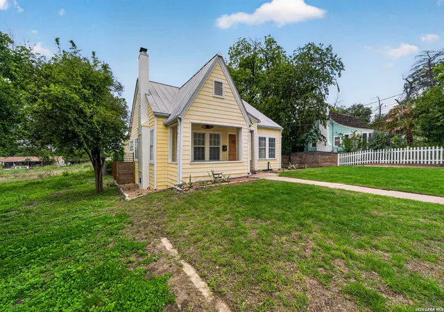 3rd image of 517 W Hollywood, San Antonio, TX 78212 | MLS# 1965018