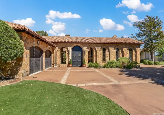 2nd image of 252 La Serena Loop, Horseshoe Bay, TX 78657 | MLS# 1965113