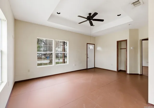 Photo 3 of Single family home for sale at 414 Harl St, Pleasanton, TX 78064 | MLS# 1965124 | Listing updated on 2026-08-08
