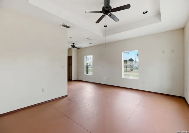 Photo 3 of Single family home for sale at 414 Harl St, Pleasanton, TX 78064 | MLS# 1965124 | Listing updated on 2026-08-08