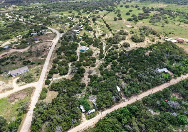 42nd image of 1721 Lakeshore Dr N, Bandera, TX 78003 | MLS# 1965157