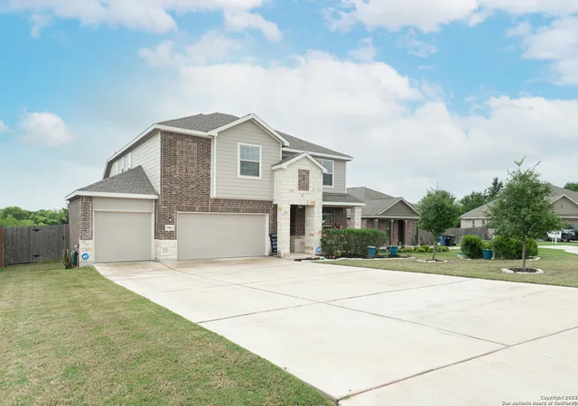 Photo 3 of Single family home for sale at 5862 Hopper Ct, New Braunfels, TX 78132 | MLS# 1965282 | Listing updated on 2026-09-14