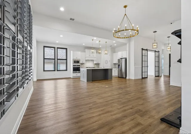 4th image of 9007 Beacon Rdg, San Antonio, TX 78255 | MLS# 1965361