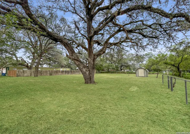 Photo 1 of Land for sale at 822 Market St, Pleasanton, TX 78064 | MLS# 1965386 | Listing updated on 2026-06-30