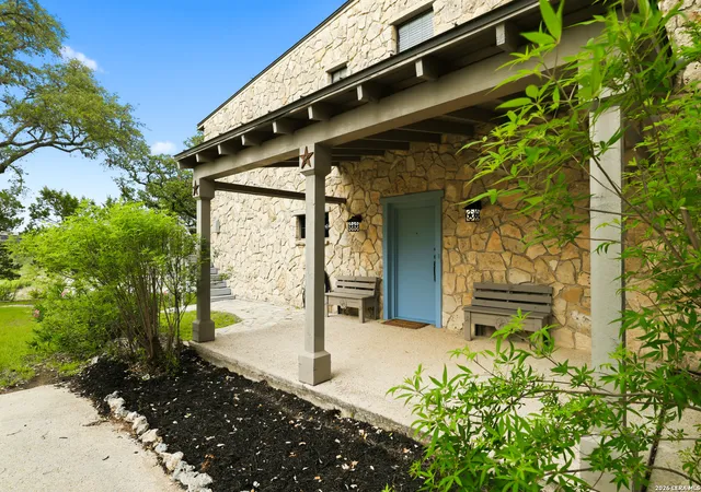 4th image of 660/672 Rimrock Pass, Canyon Lake, TX 78133 | MLS# 1965439