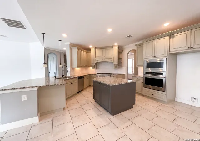 Photo 2 of Sale Pending at 16819 Sonoma Rdg, San Antonio, TX 78255 | MLS# 1965482 | Listing updated on 2026-09-09