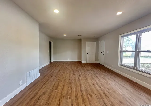 3rd image of 740 Rittiman Rd, Terrell Hills, TX 78209 | MLS# 1965494