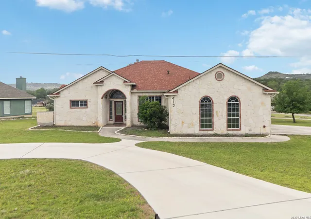 Photo 1 of Single family home for sale at 412 Shayla Ln, Canyon Lake, TX 78133 | MLS# 1965522 | Listing updated on 2026-06-05