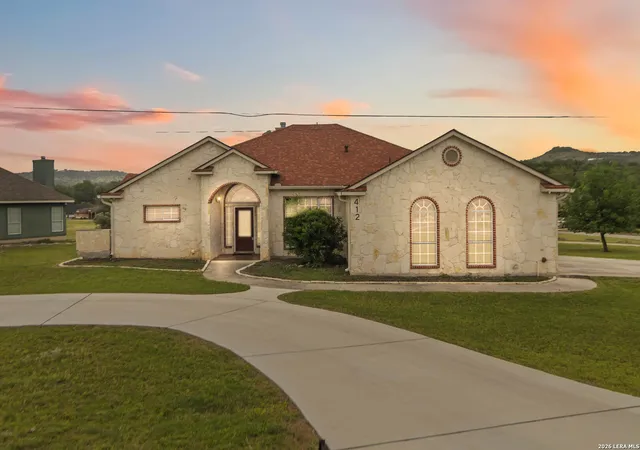 Photo 2 of Single family home for sale at 412 Shayla Ln, Canyon Lake, TX 78133 | MLS# 1965522 | Listing updated on 2026-06-05