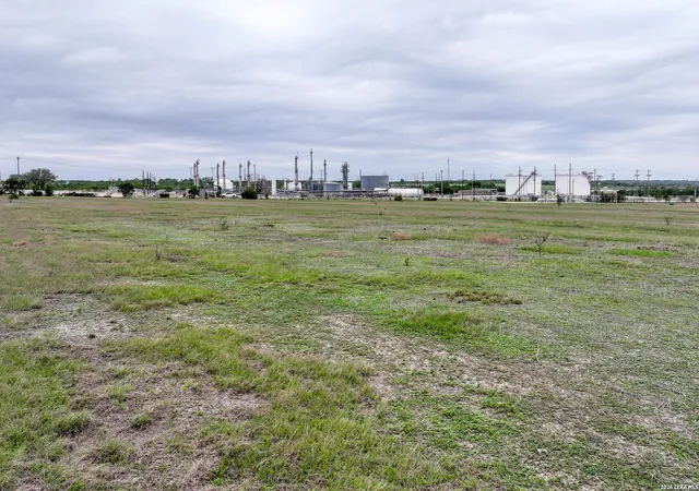 13th image of 675 Fm 882, Kenedy, TX 78119 | MLS# 1965528