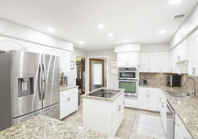 Photo 3 of Single family home for sale at 26615 Autumn Gln, Boerne, TX 78006 | MLS# 1965535 | Listing updated on 2026-07-16