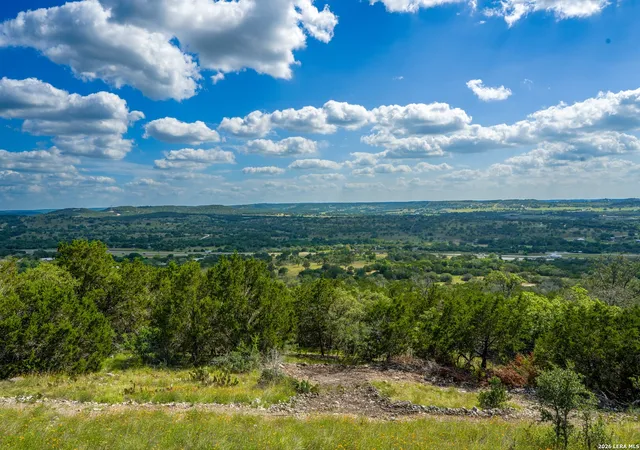 Photo 4 of House for sale at 152 Jungfrau Hill Rd, Comfort, TX 78013 | MLS# 1965559 | Listing updated on 2026-06-30