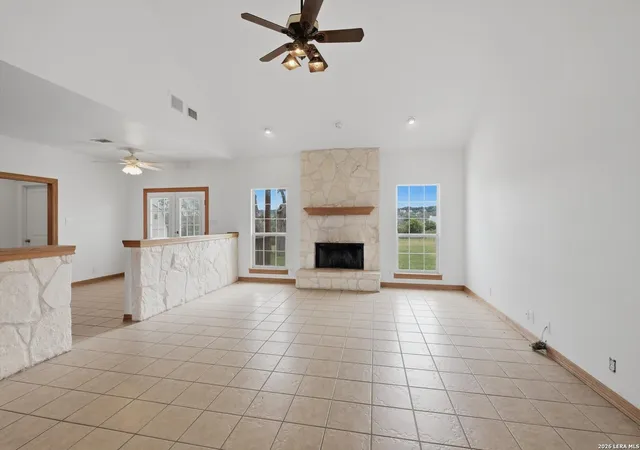 Photo 4 of Sale Pending at 124 Majestic Oaks Dr, Boerne, TX 78006 | MLS# 1965584 | Listing updated on 2026-09-12