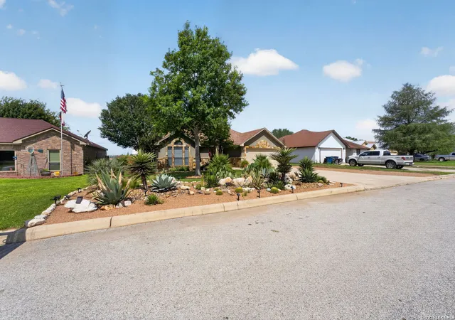 Photo 4 of Sale Pending at 317 Yorktown, Pleasanton, TX 78064 | MLS# 1965645 | Listing updated on 2026-09-30